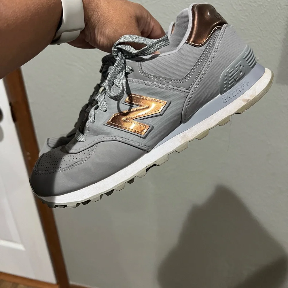 New Balance 574 Gray Sneakers with Rose Gold Details Size 8 - Picture 2 of 8